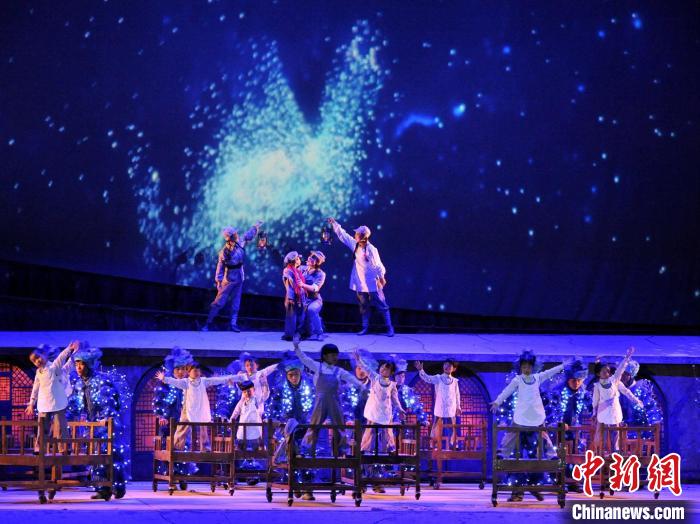 【在這里讀懂初心使命—網(wǎng)絡(luò)媒體革命老區(qū)行】紅色歷史歌舞劇《延安保育院》已演出3800余場(chǎng)